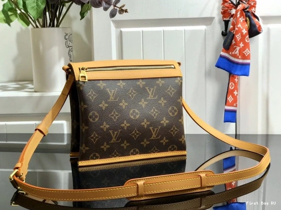 First bag VUITTON SLANTING LOUIS 0806